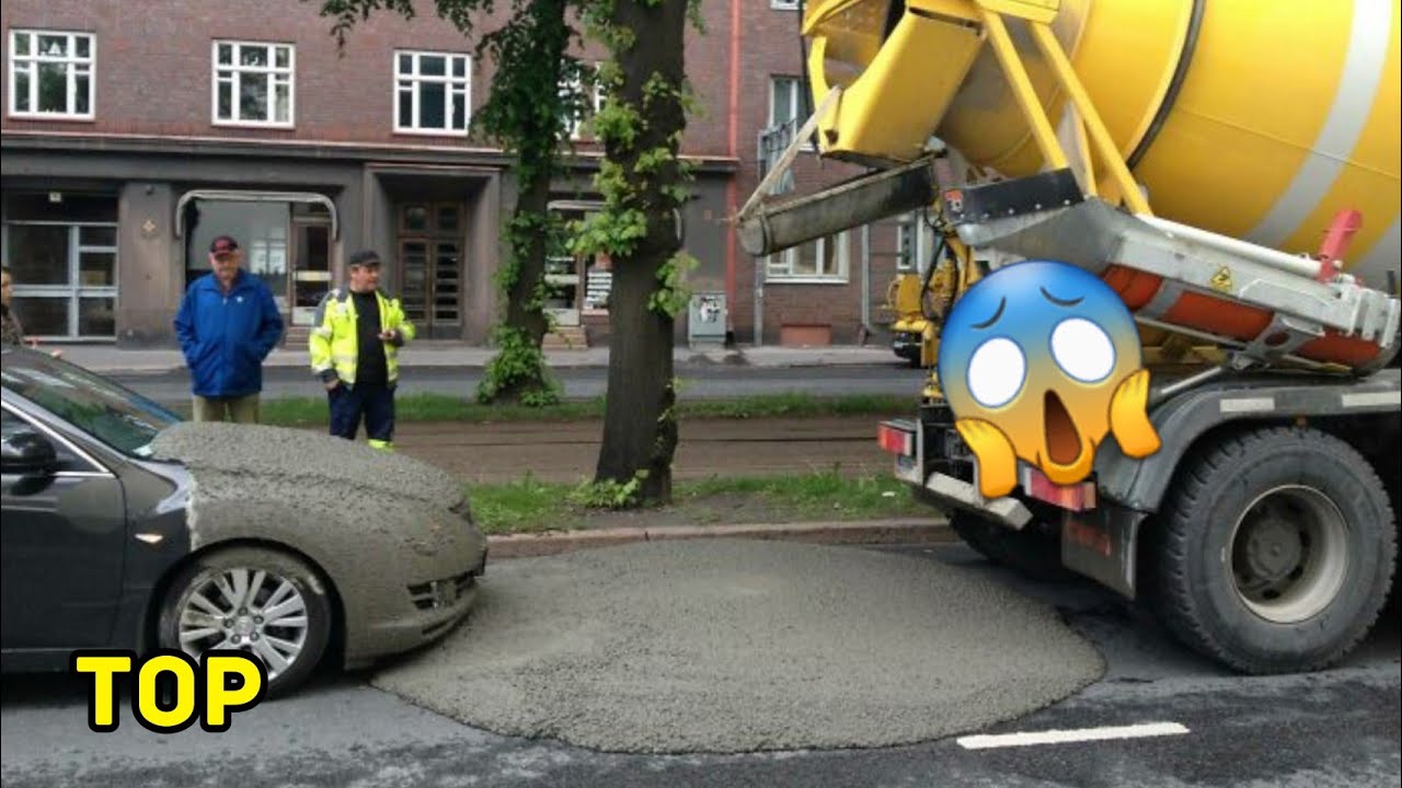 TOTAL IDIOTS AT WORK #12